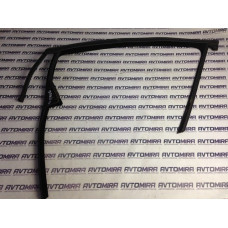 Уплотнитель передней левой двери Opel Astra J 2009- 13347234